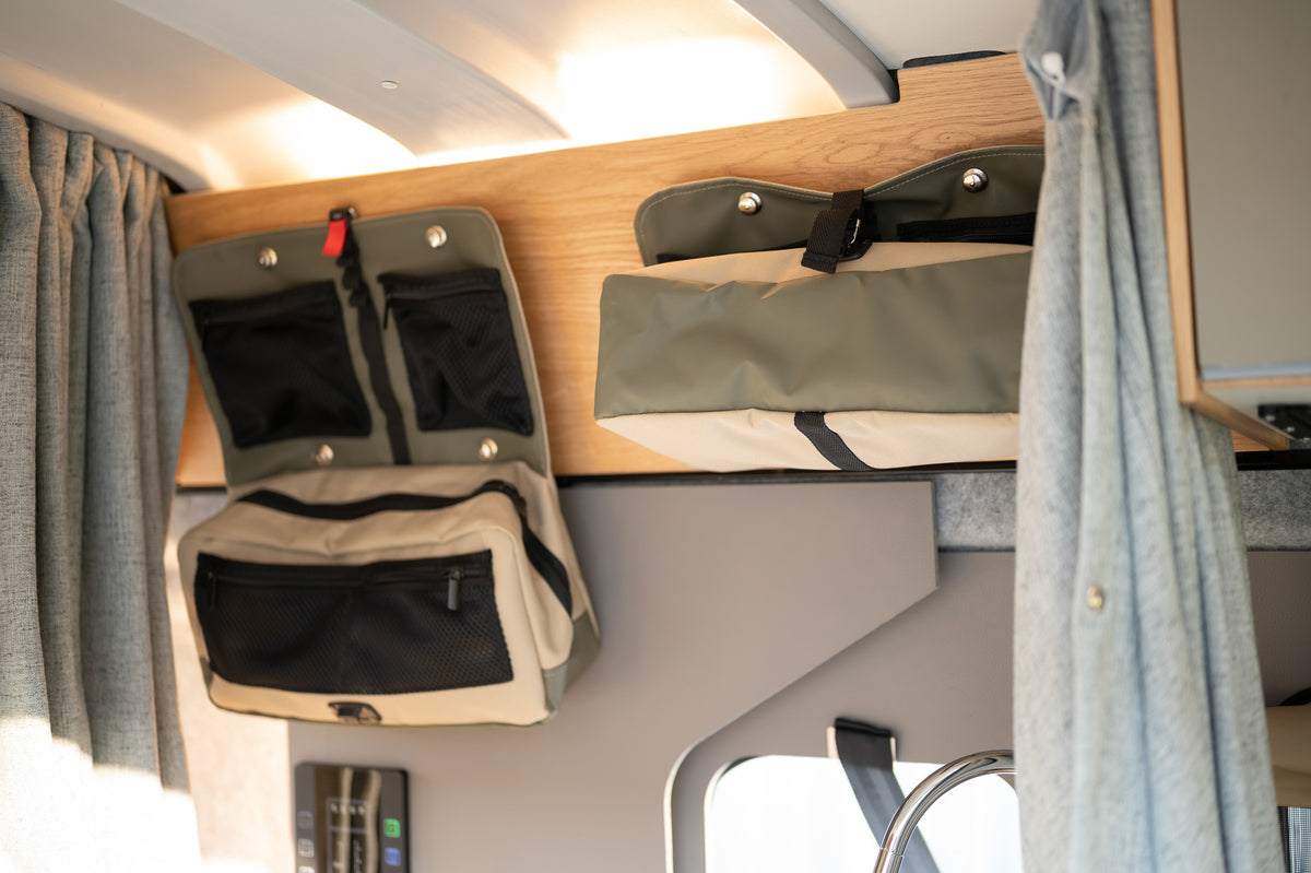 Waschbeutel mit Tenax Halterung für Campingbus und Wohnmobil – ROCKET CAMPER